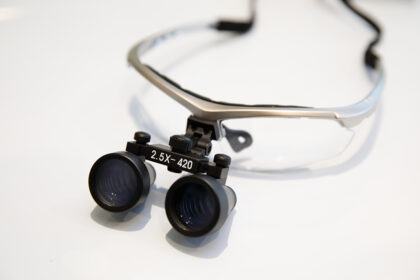 大鏡を使った根管治療