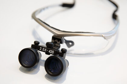 精密で安心な治療を可能にする「拡大鏡」