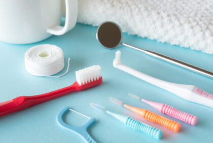 歯間ブラシやデンタルフロスを使ったブラッシング